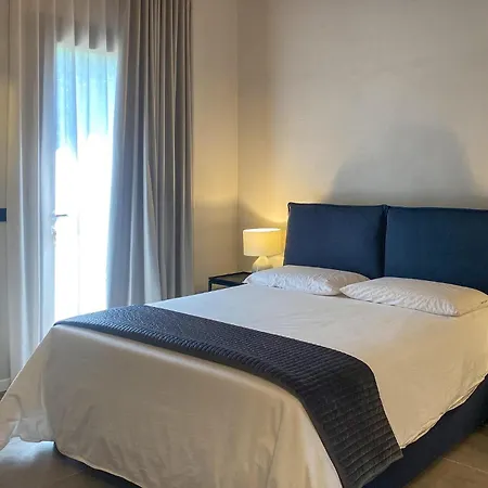 2 Bedroom Stunning In *